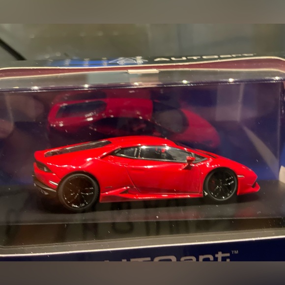 🏎️ Model Diecast Lamborghini Huracan -Auto Art - scale 1:43- metallic Red - Picture 2 of 8